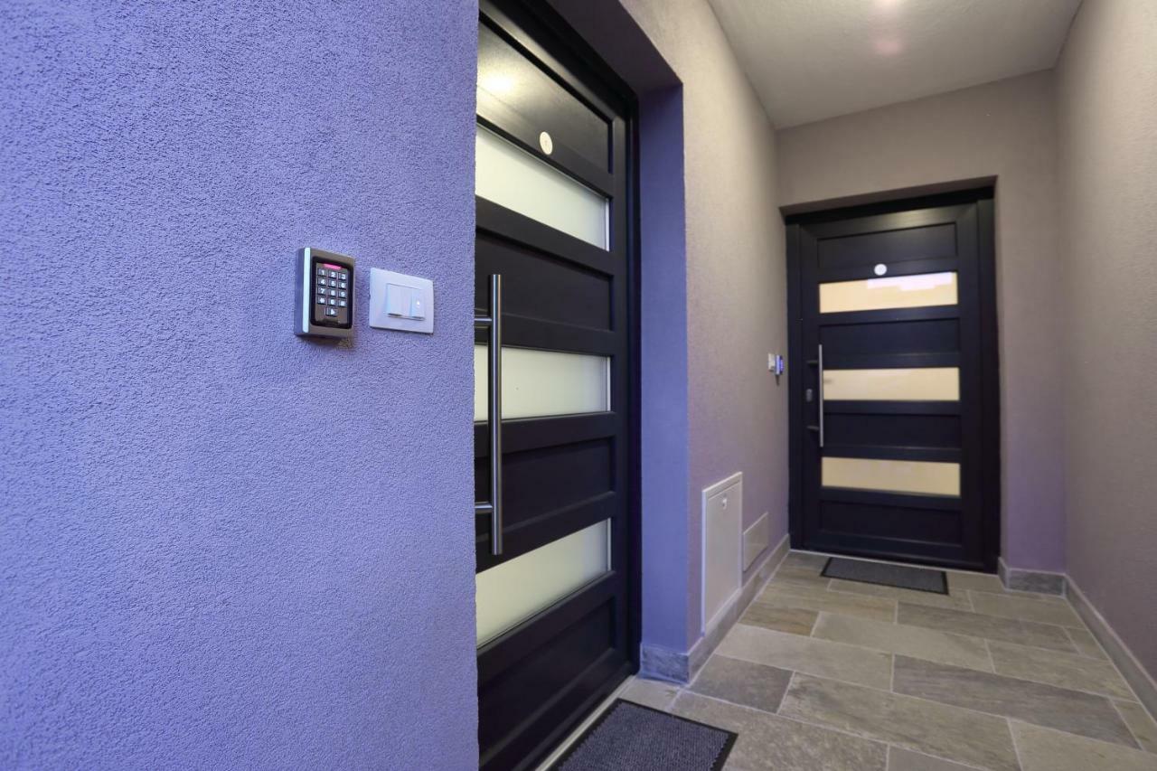 Bonvenon2pula Apartment *